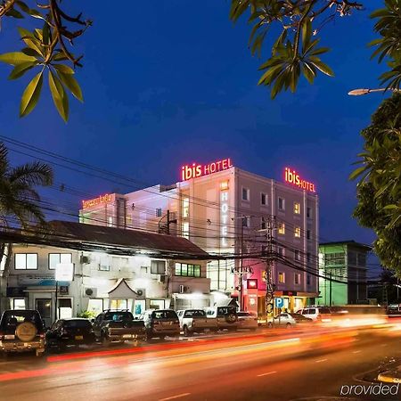 Ibis Vientiane Nam Phu Hotel Exterior photo